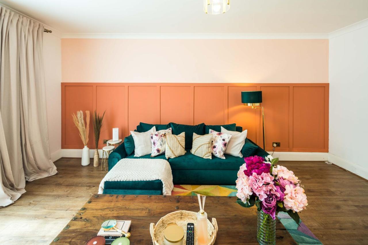 Charming Spacious 2Br Flat Near Station Plus Parking Londýn Exteriér fotografie