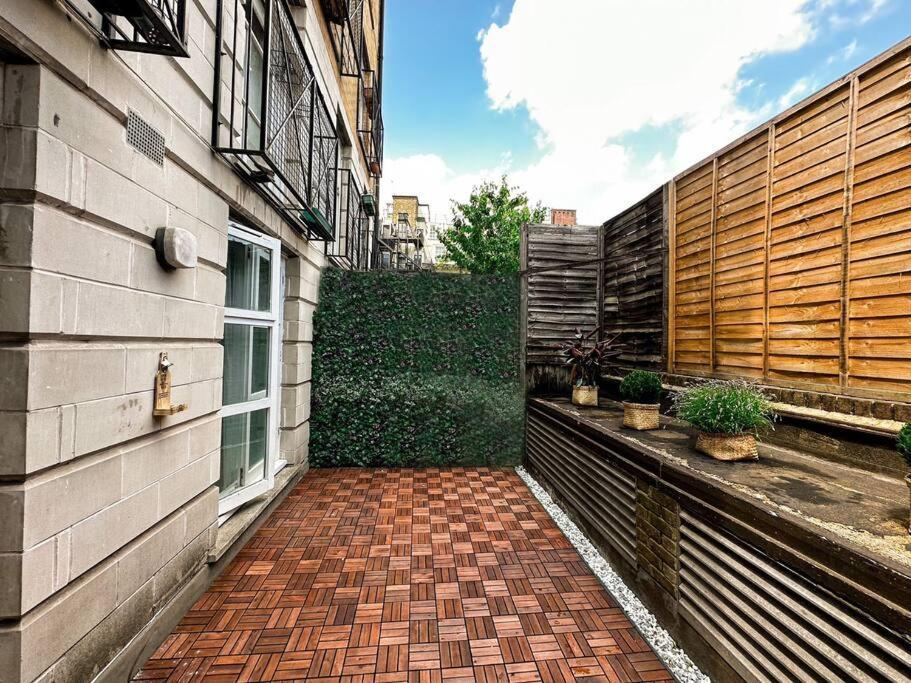 Charming Spacious 2Br Flat Near Station Plus Parking Londýn Exteriér fotografie