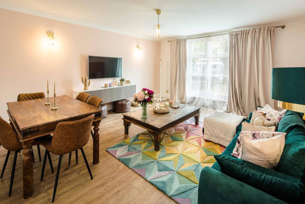Charming Spacious 2Br Flat Near Station Plus Parking Londýn Exteriér fotografie