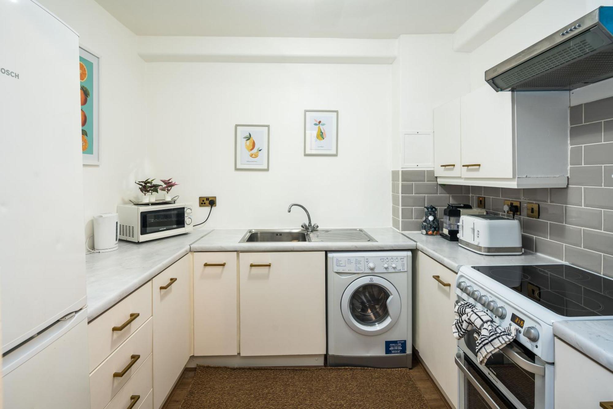 Charming Spacious 2Br Flat Near Station Plus Parking Londýn Exteriér fotografie