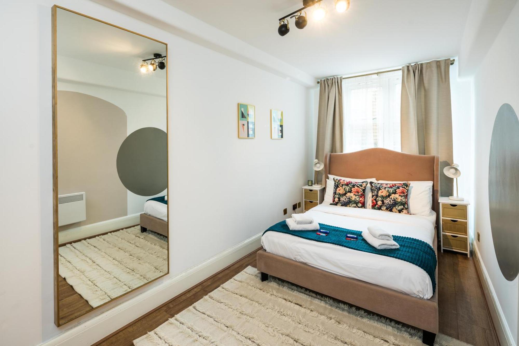 Charming Spacious 2Br Flat Near Station Plus Parking Londýn Exteriér fotografie