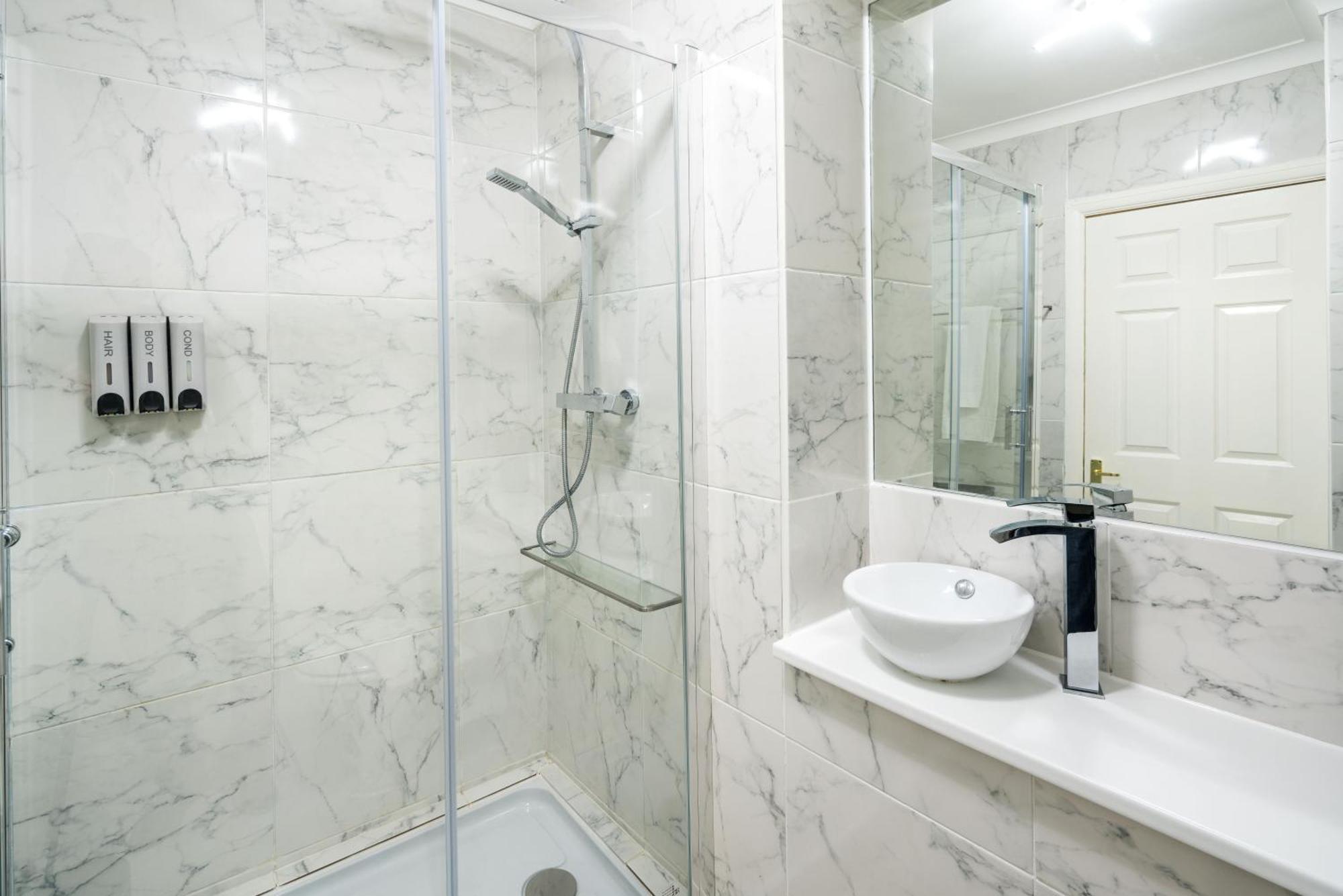 Charming Spacious 2Br Flat Near Station Plus Parking Londýn Exteriér fotografie